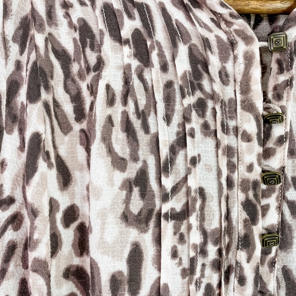 Anthropologie Maeve Leopard Pintuck Button Top 0 - Picture 7 of 9